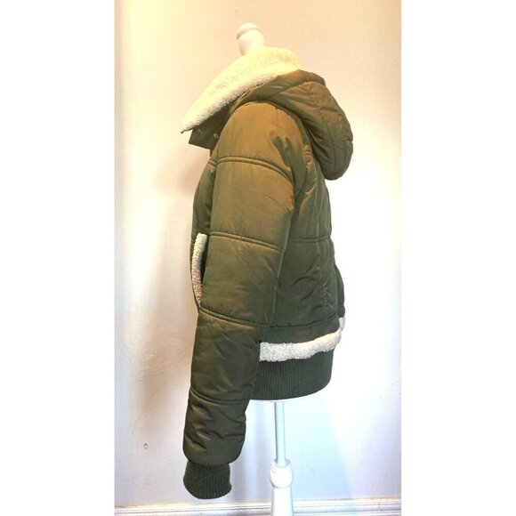 Cyn & Luca Women's Sustainable Bomber Jacket with Sherpa Trim Olive Green Color - Picture 4 of 7